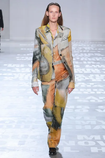 Look 24